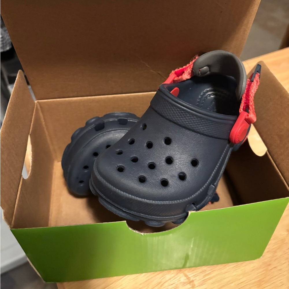 Toddler crocs-like new